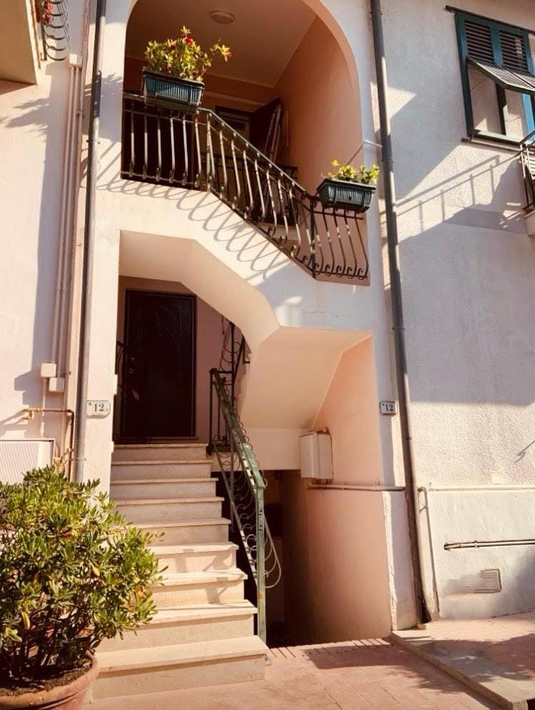 Sea Nest Castiglioncello Apartment in Tuscany