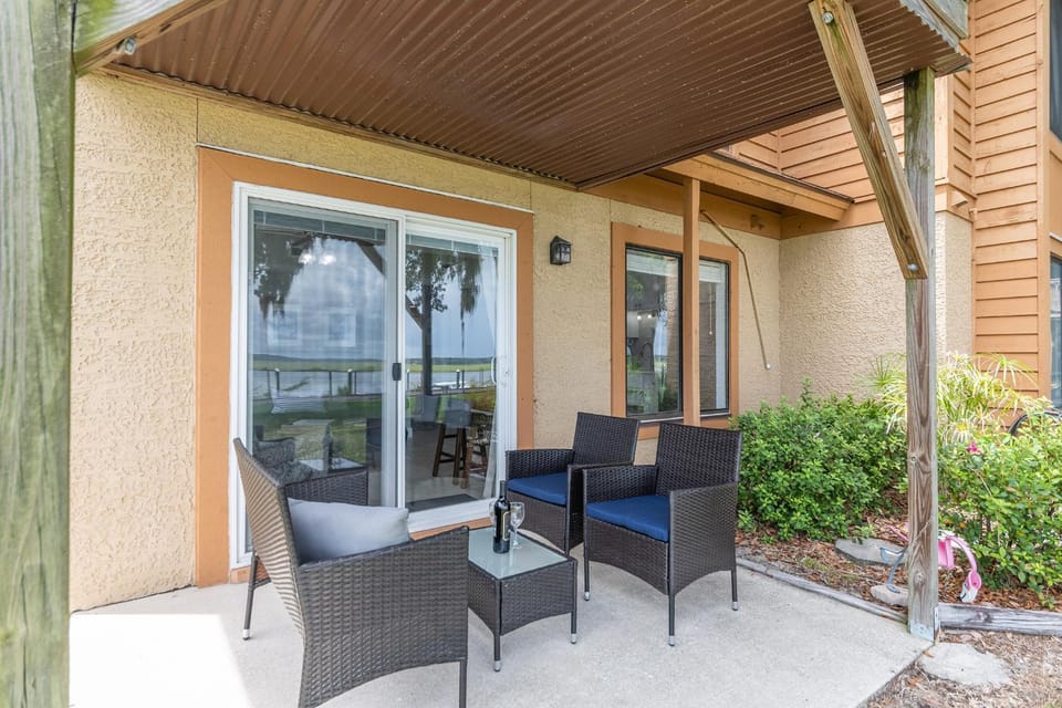 Beaufort's Blue Heron Hideaway on Battery Creek Apartment in Port Royal