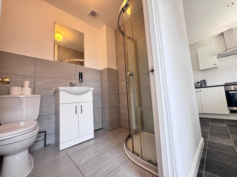 Shower, Toilet, Bathroom