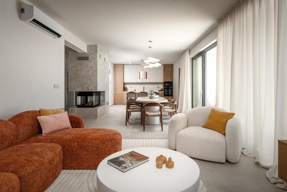 Kitchen or kitchenette, Living room, Dining area