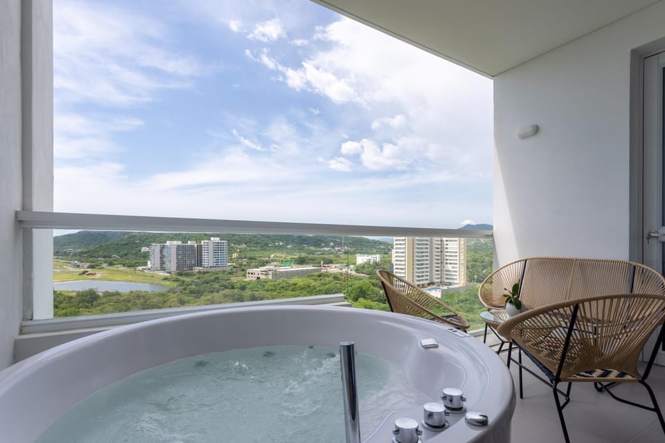 Natural landscape, Hot Tub, Balcony/Terrace