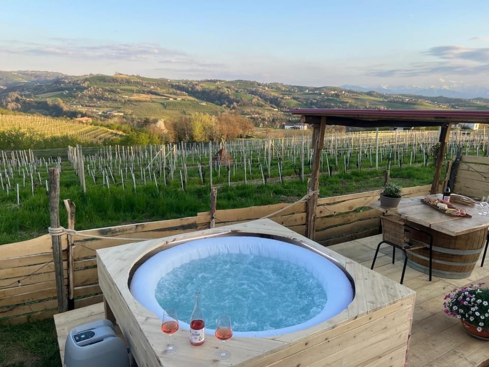 Glamping Altare in the vineyards Luxury tent in Liguria