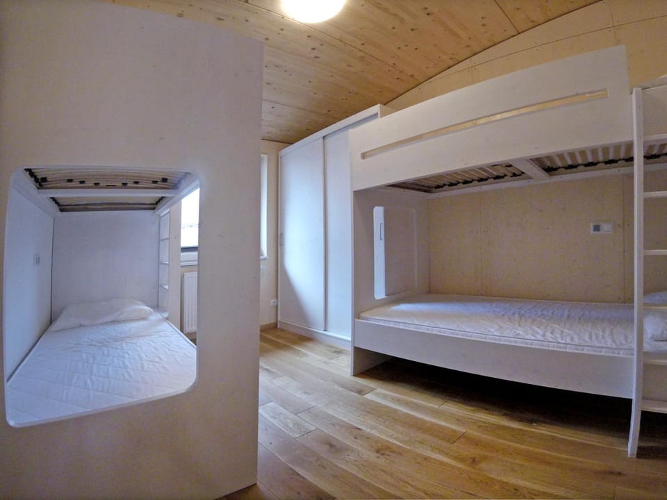 Photo of the whole room, Bedroom, bunk bed, wardrobe