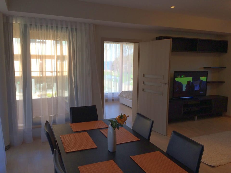 TV and multimedia, Dining area