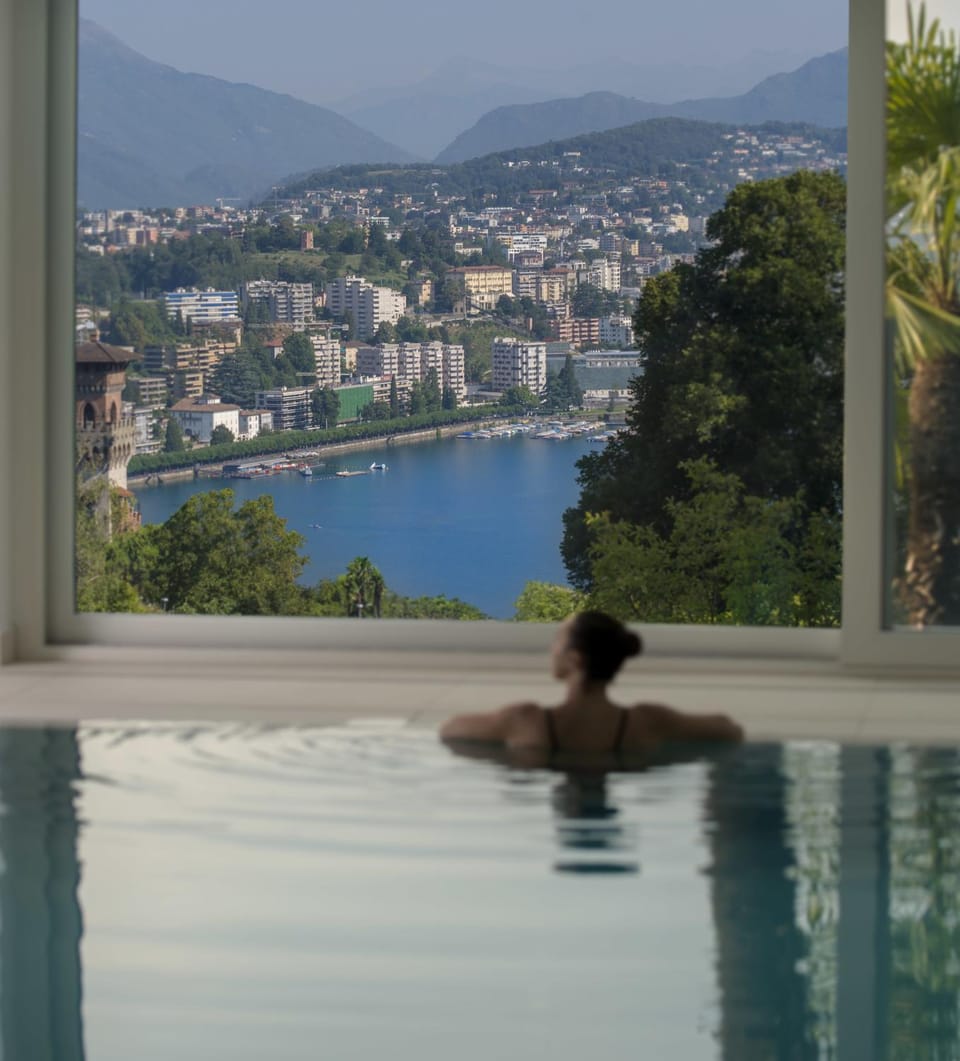 View (from property/room), Spa and wellness centre/facilities, Fitness centre/facilities, City view, Lake view, Mountain view, Pool view, Swimming pool, towels
