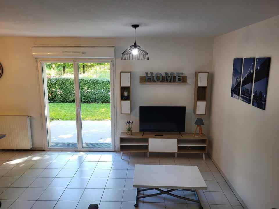 Résidence LE DOMAINE DES PELISSONS Apartment in Biganos