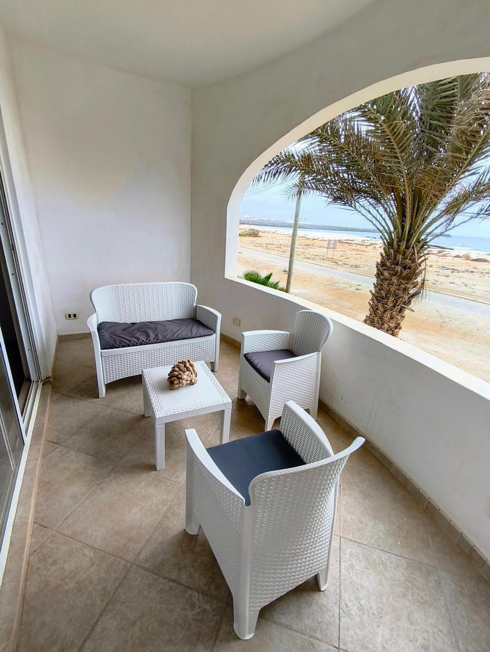 Natural landscape, View (from property/room), Balcony/Terrace, Seating area, Sea view