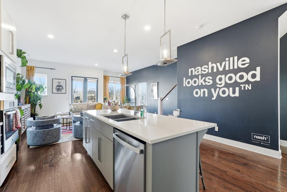 NEW Updates! Skyline RooftopFirepitWalk to Gulch House in Nashville