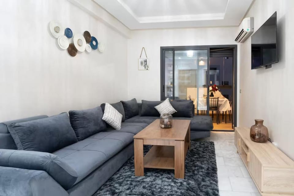 Appartement 2 Chambres à Coté avec Grand Balcon, Piscine, Aire de Jeux pour Enfants et Jardin Apartment in Casablanca-Settat