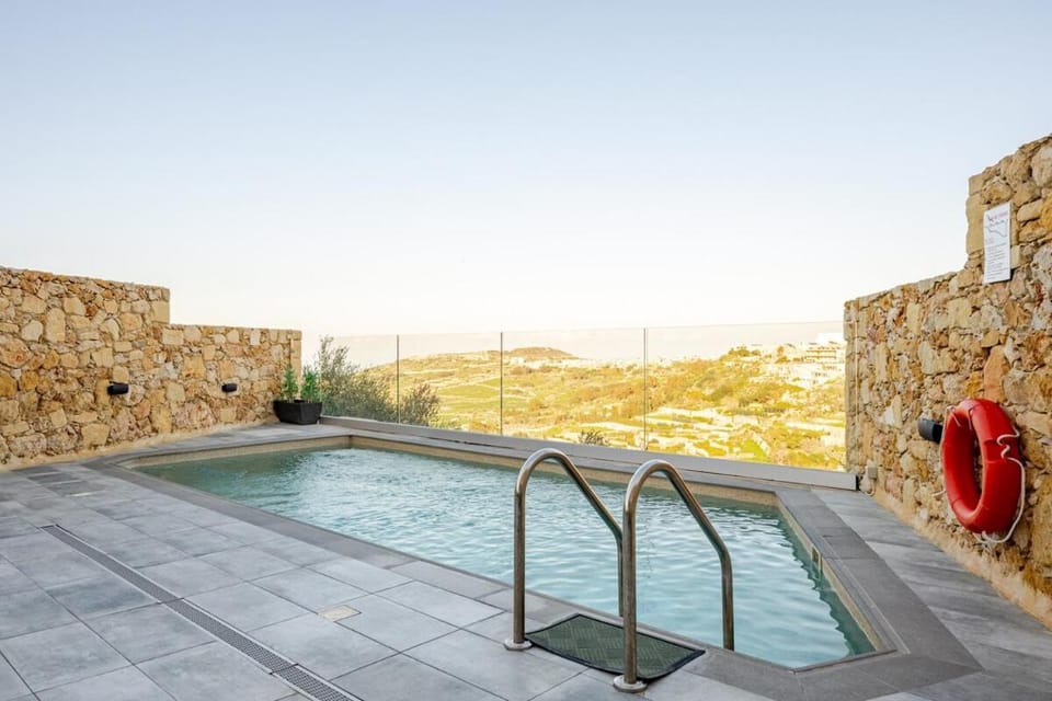 Luxury Apartment with Private Pool Apartment in Malta