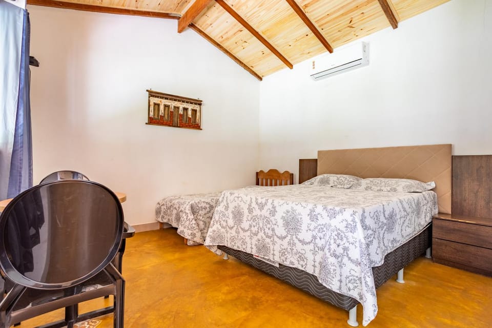 Bed, Photo of the whole room, Bedroom, air conditioner