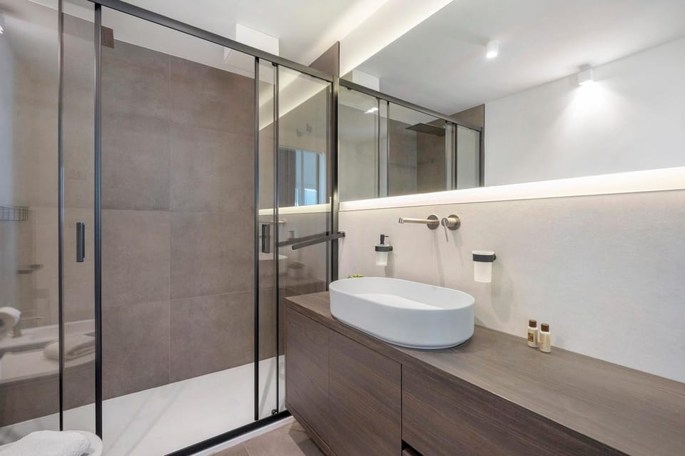 Bathroom, Living room