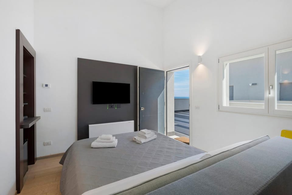 Property building, Living room, Bedroom