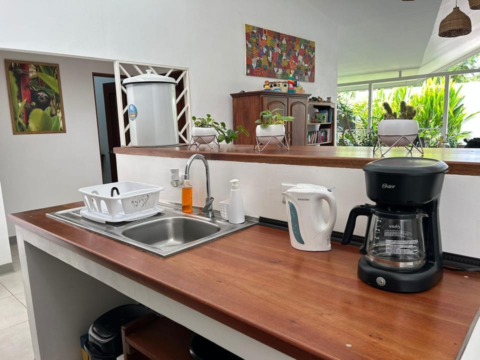 Coffee/tea facilities, Kitchen or kitchenette