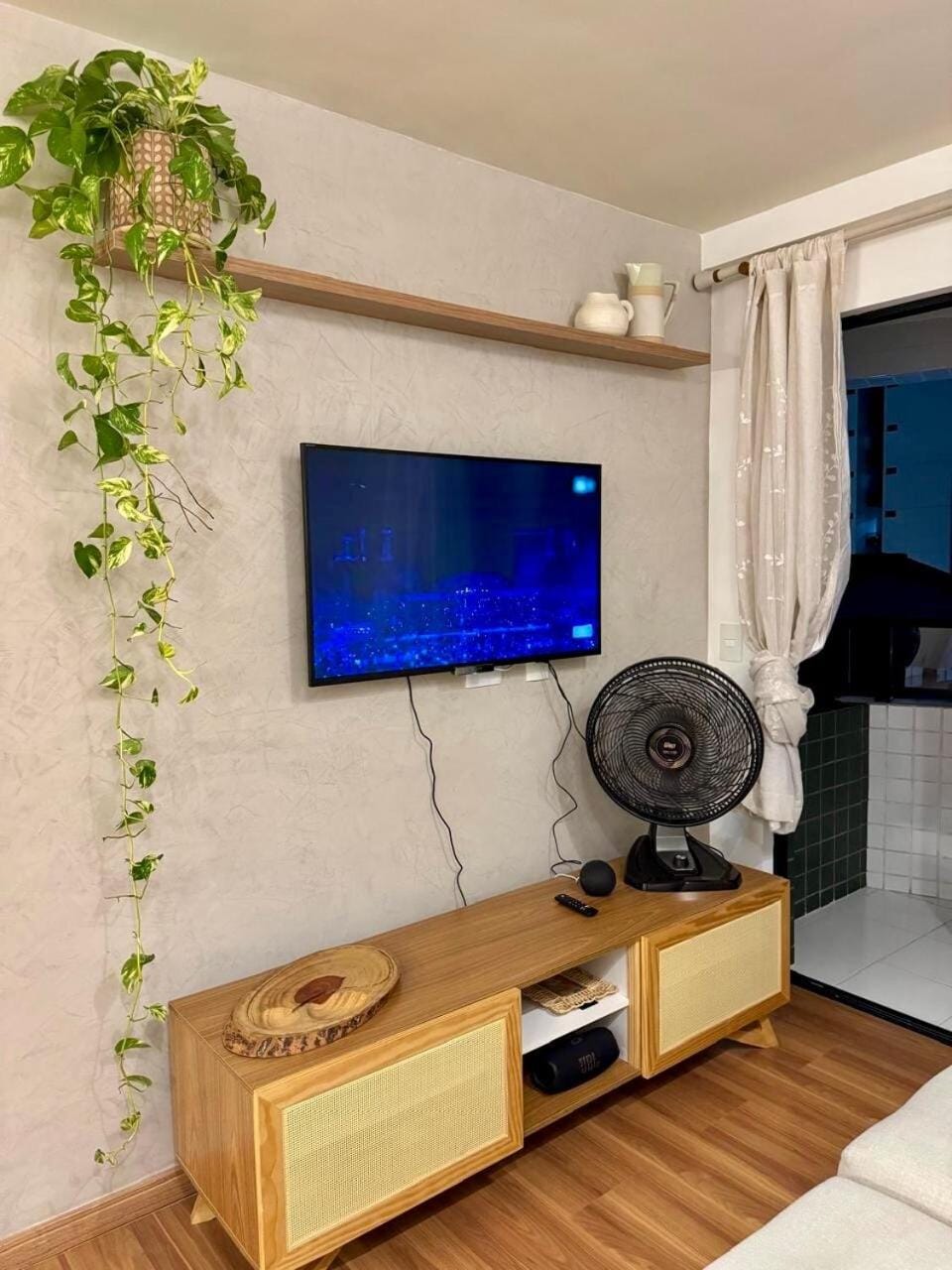 Communal lounge/ TV room, TV and multimedia
