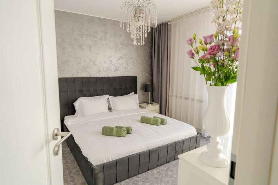 Downtown Floreasca Penthouse with Jacuzzi&Sauna Apartment in Bucharest