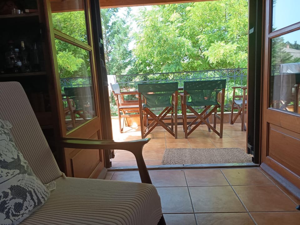 Patio, View (from property/room), Balcony/Terrace, Living room, Seating area