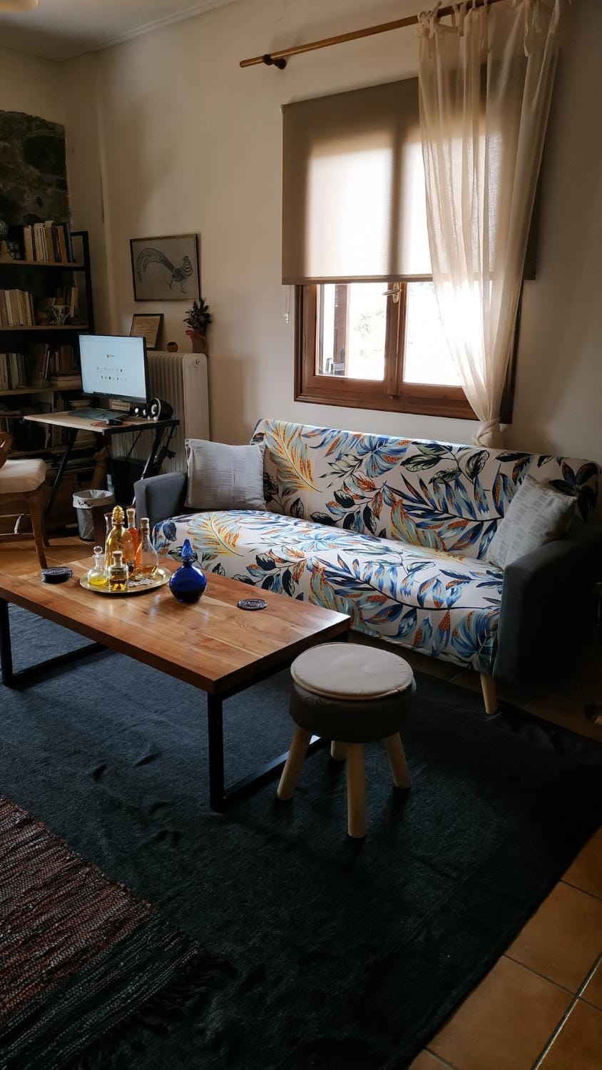 Living room, Seating area