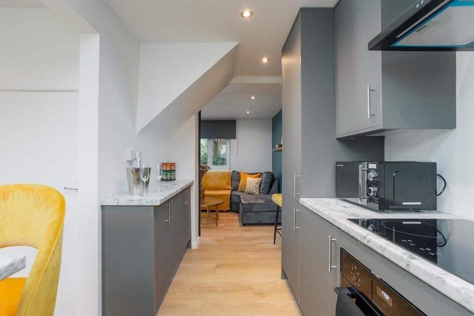 Stylish 4 bed, 4 En-suite in City Centre, Parking House in Southampton