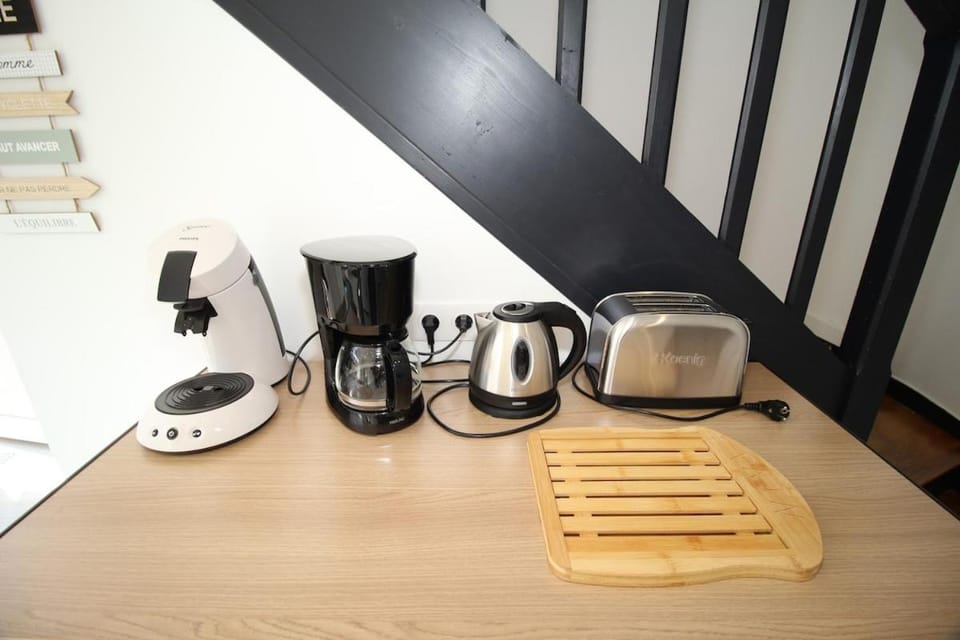 Coffee/tea facilities, toaster