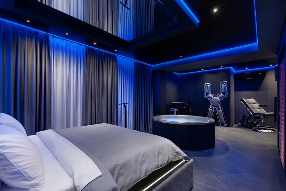 Bed, Photo of the whole room, Bedroom