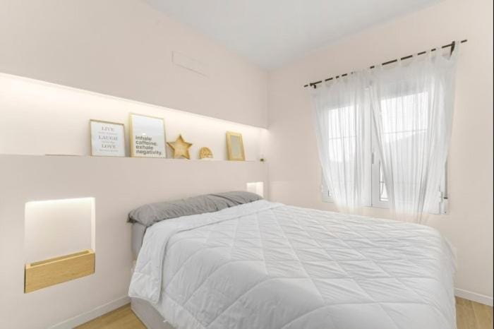 Bed, Photo of the whole room, Bedroom