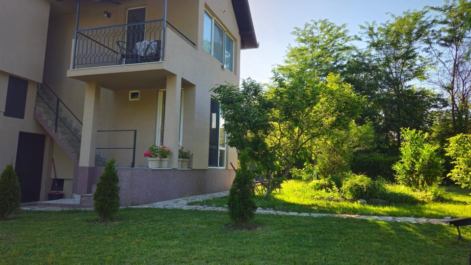 Apartmani Eli SA DVORIŠTEM Apartment in Vojvodina