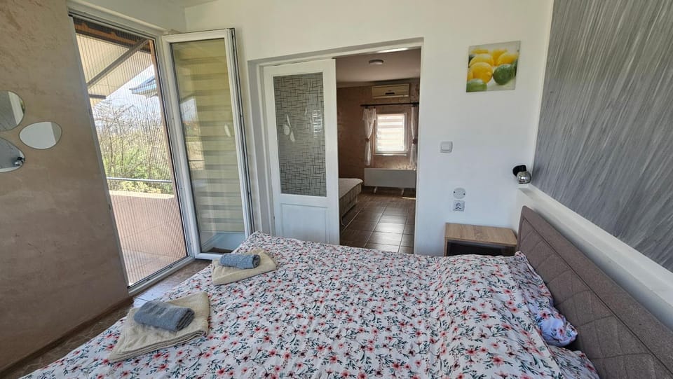 Apartmani Eli SA DVORIŠTEM Apartment in Vojvodina