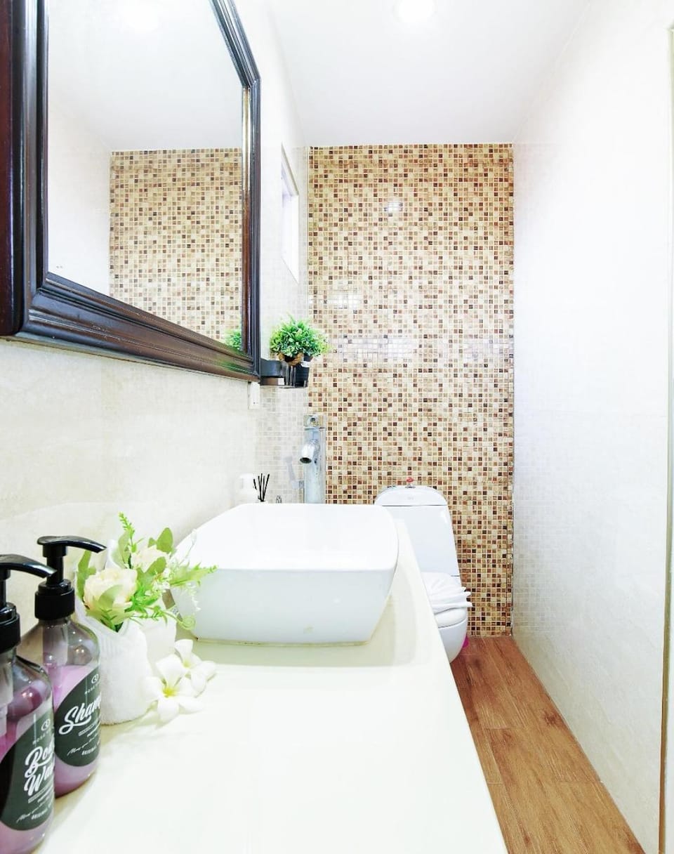 Pattaya Warm and relax Thai family home Villa in Pattaya City