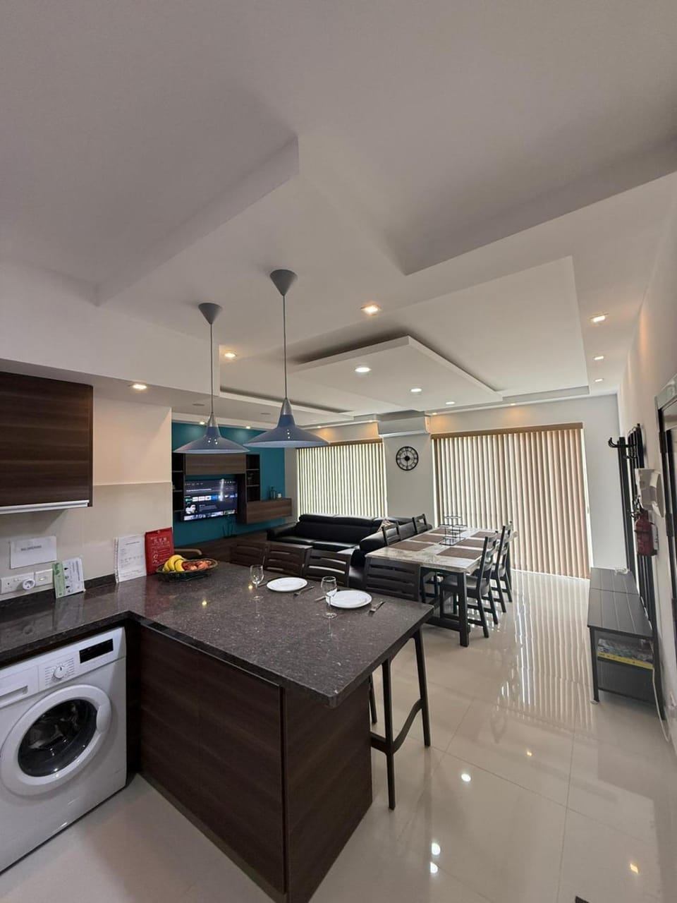 TV and multimedia, Kitchen or kitchenette, Living room, Dining area, washing machine