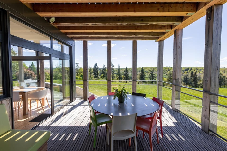 View (from property/room), Balcony/Terrace, Dining area, Garden view