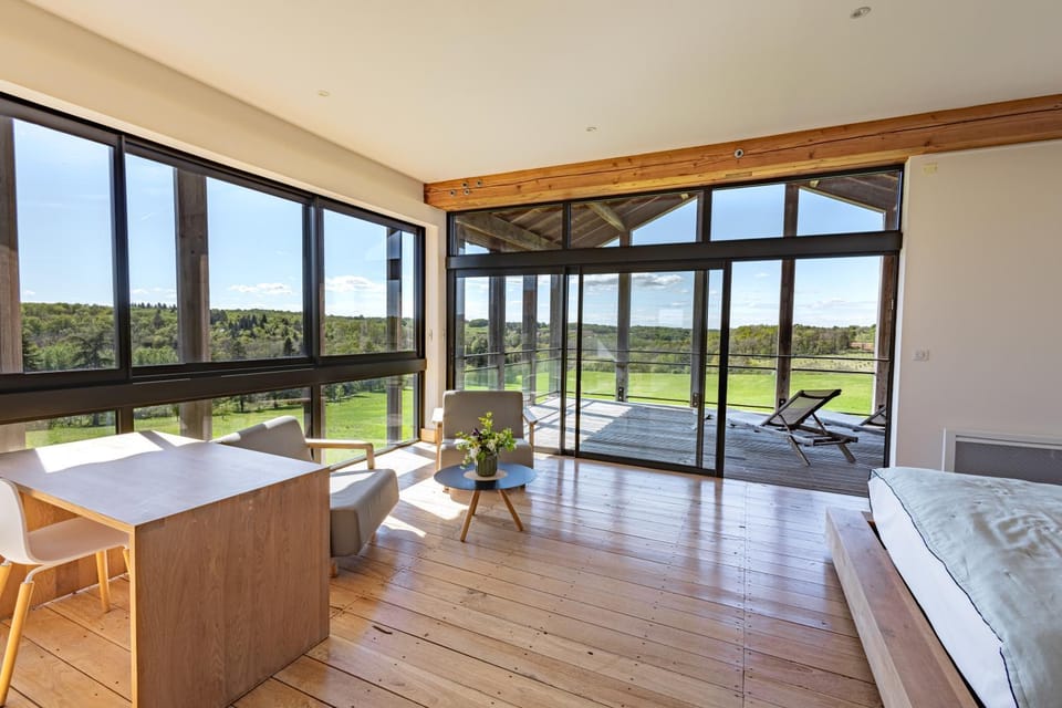 View (from property/room), Balcony/Terrace, Photo of the whole room, Seating area, Bedroom, Garden view