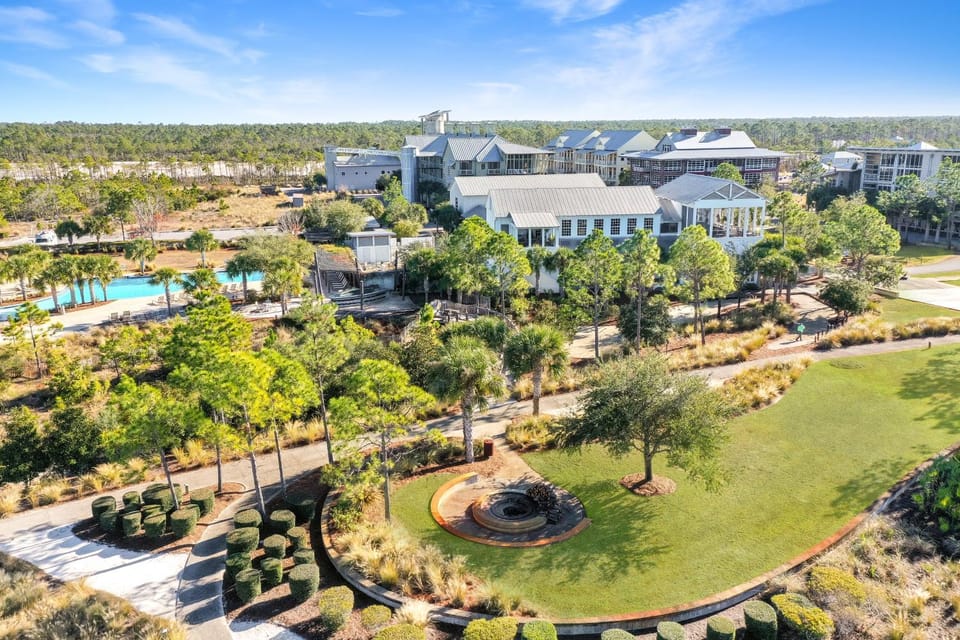 Salty Beaches by Pristine Property Vacation Rentals House in Florida