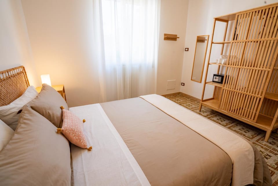 Bedroom, safe