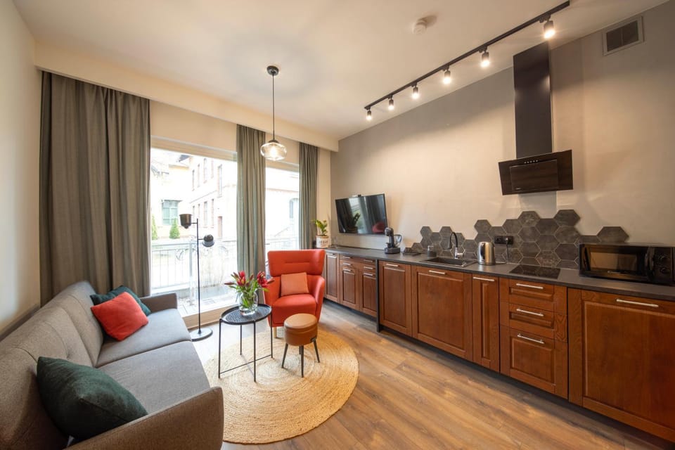 Communal lounge/ TV room, Bed, TV and multimedia, View (from property/room), Balcony/Terrace, Kitchen or kitchenette, Living room, Seating area, Evening entertainment, City view, dishwasher, microwave, oven
