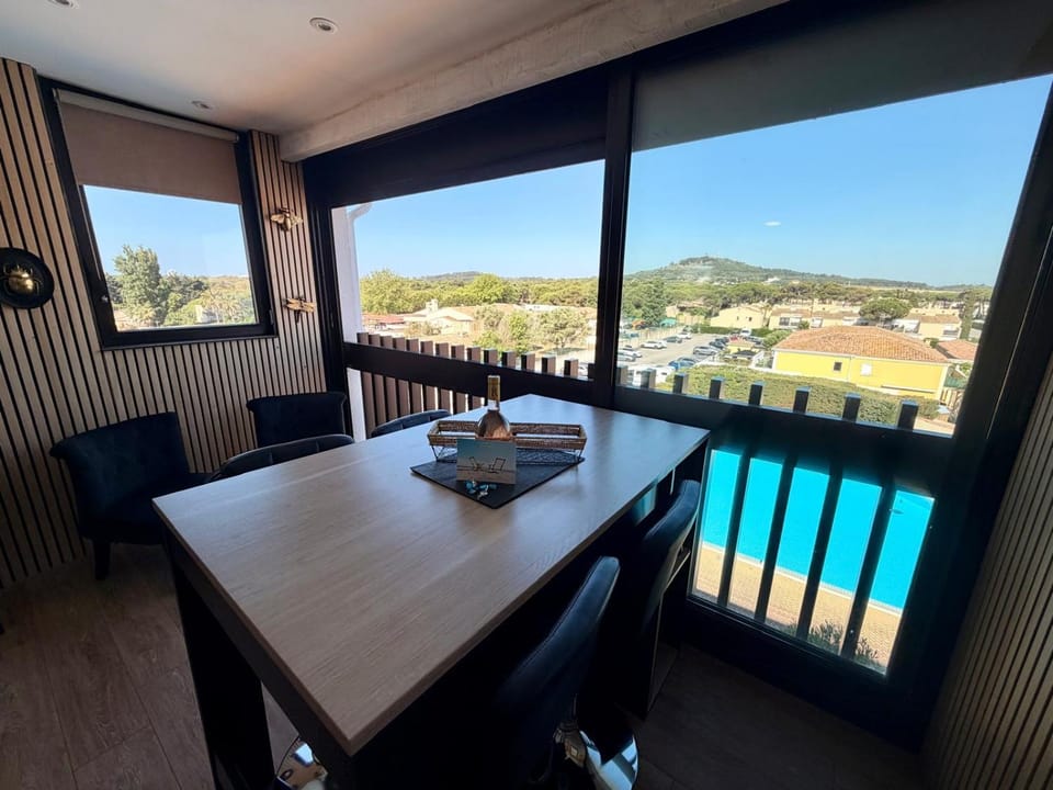 Natural landscape, Balcony/Terrace, Pool view, Swimming pool