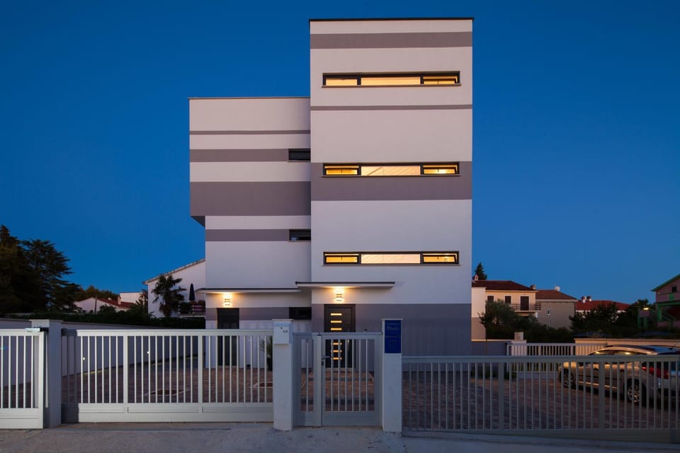 Property building, Facade/entrance