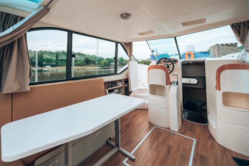 Bateau sans permis 2 cabines 6 couchages Cabin in Pays de la Loire
