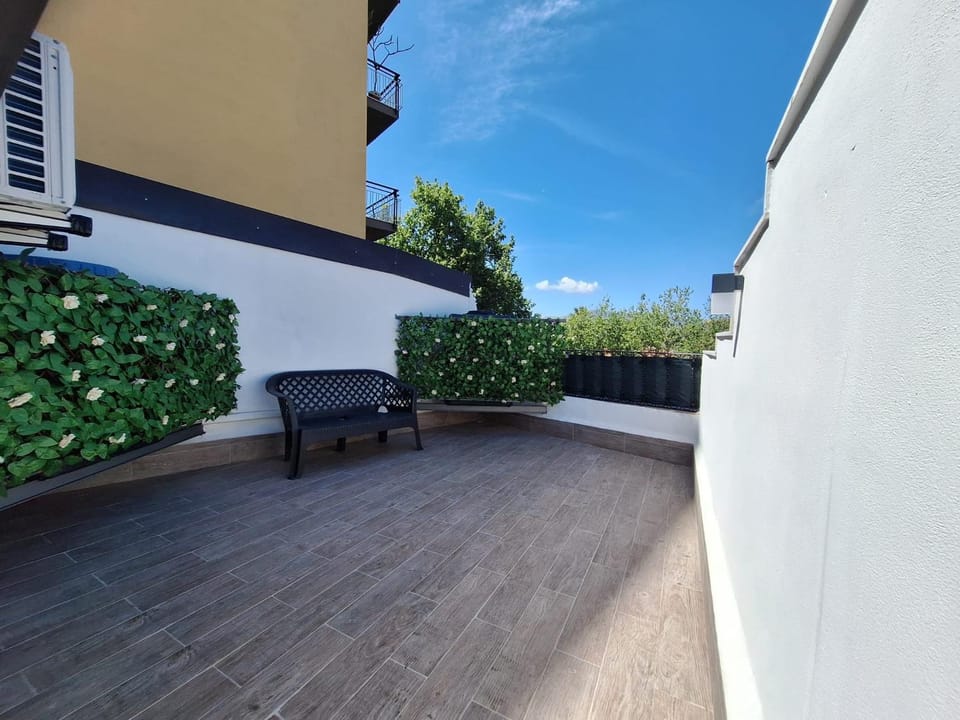 Patio, Day, Garden, View (from property/room), Balcony/Terrace, Garden view