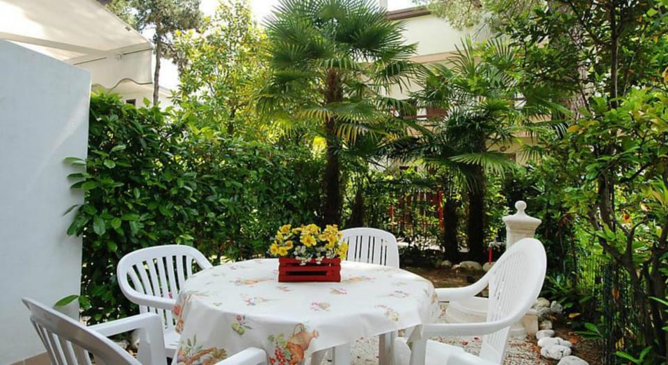 Patio, Garden