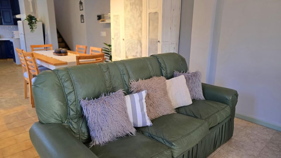 Communal lounge/ TV room, TV and multimedia, Living room