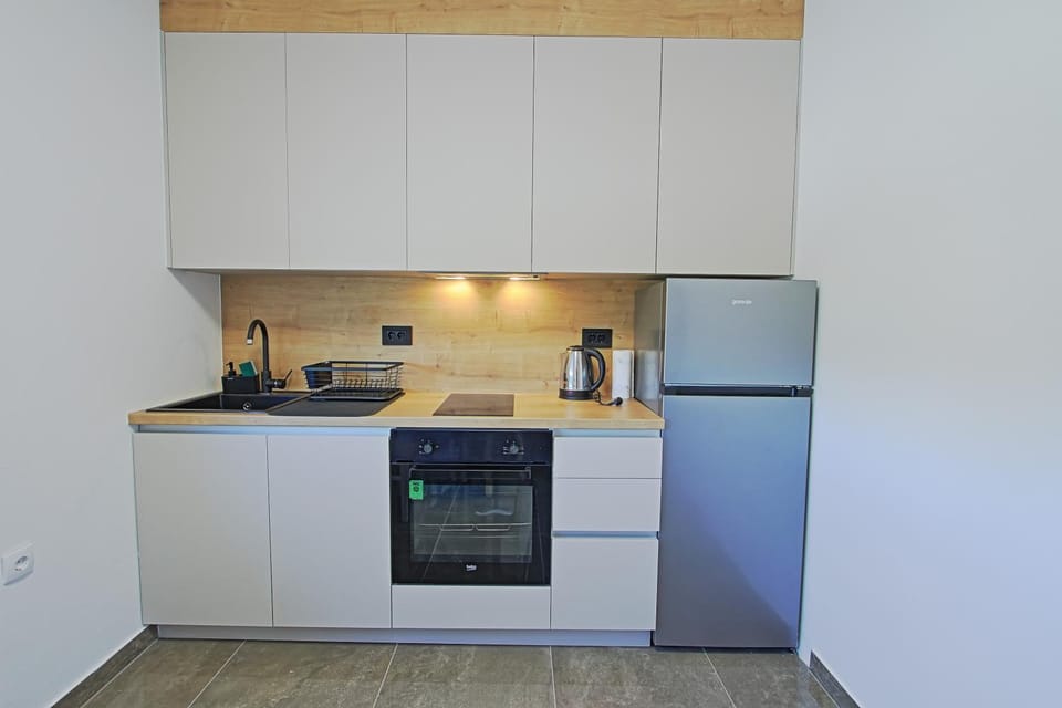 Coffee/tea facilities, Kitchen or kitchenette, dishwasher, oven, pet friendly, stove, kitchen