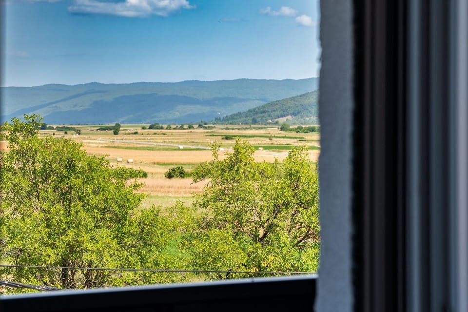 Guesthouse Viktorija Flat - Deluxe Apartment Bed and Breakfast in Lika-Senj County