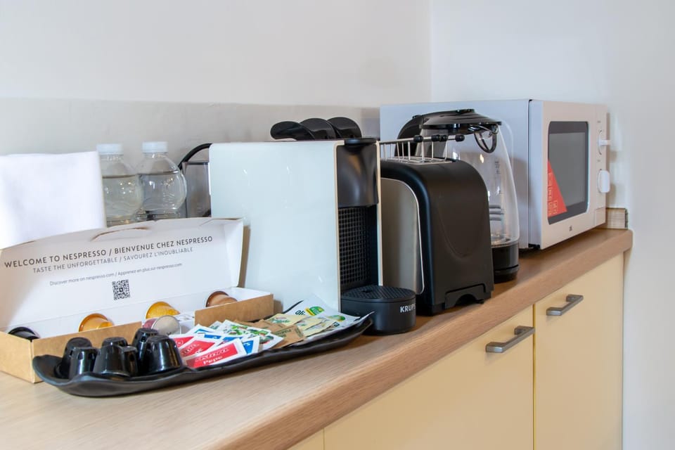 Coffee/tea facilities, microwave, toaster