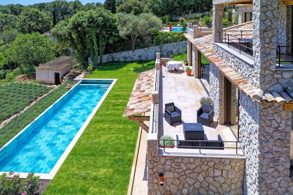 Patio, Natural landscape, Garden, Garden, Garden view, Pool view, Swimming pool, Swimming pool
