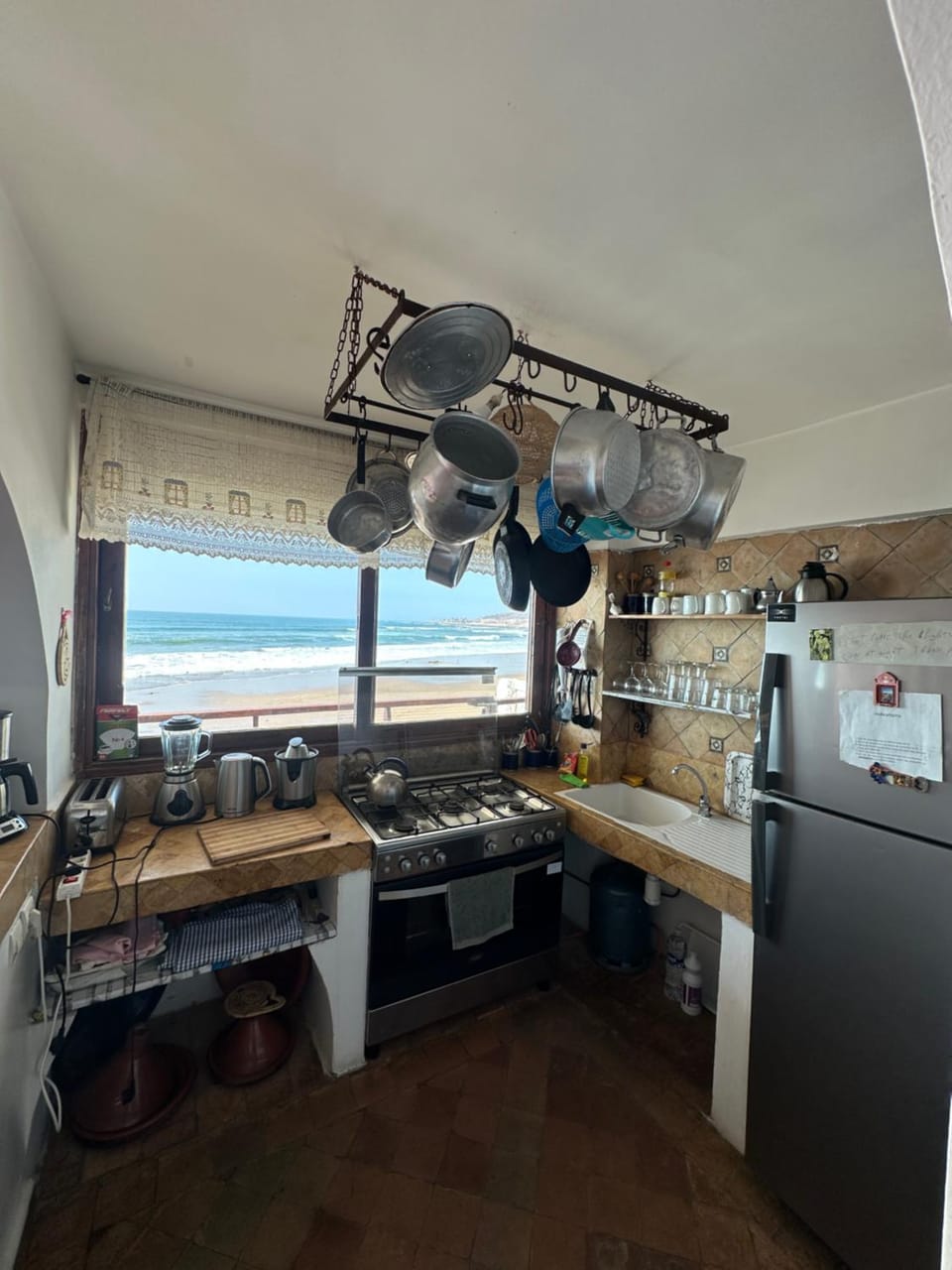 Kitchen or kitchenette, Sea view, oven, stove