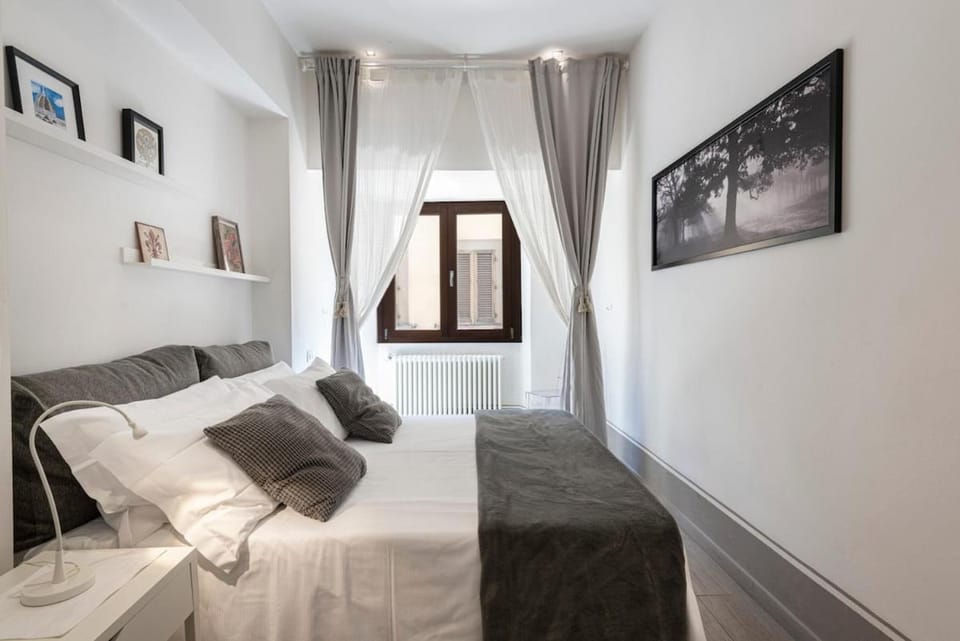 San Antonino Elegant Renovated Cosy Central Plus Apartment in Florence