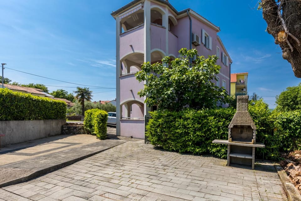 Property building, Garden view