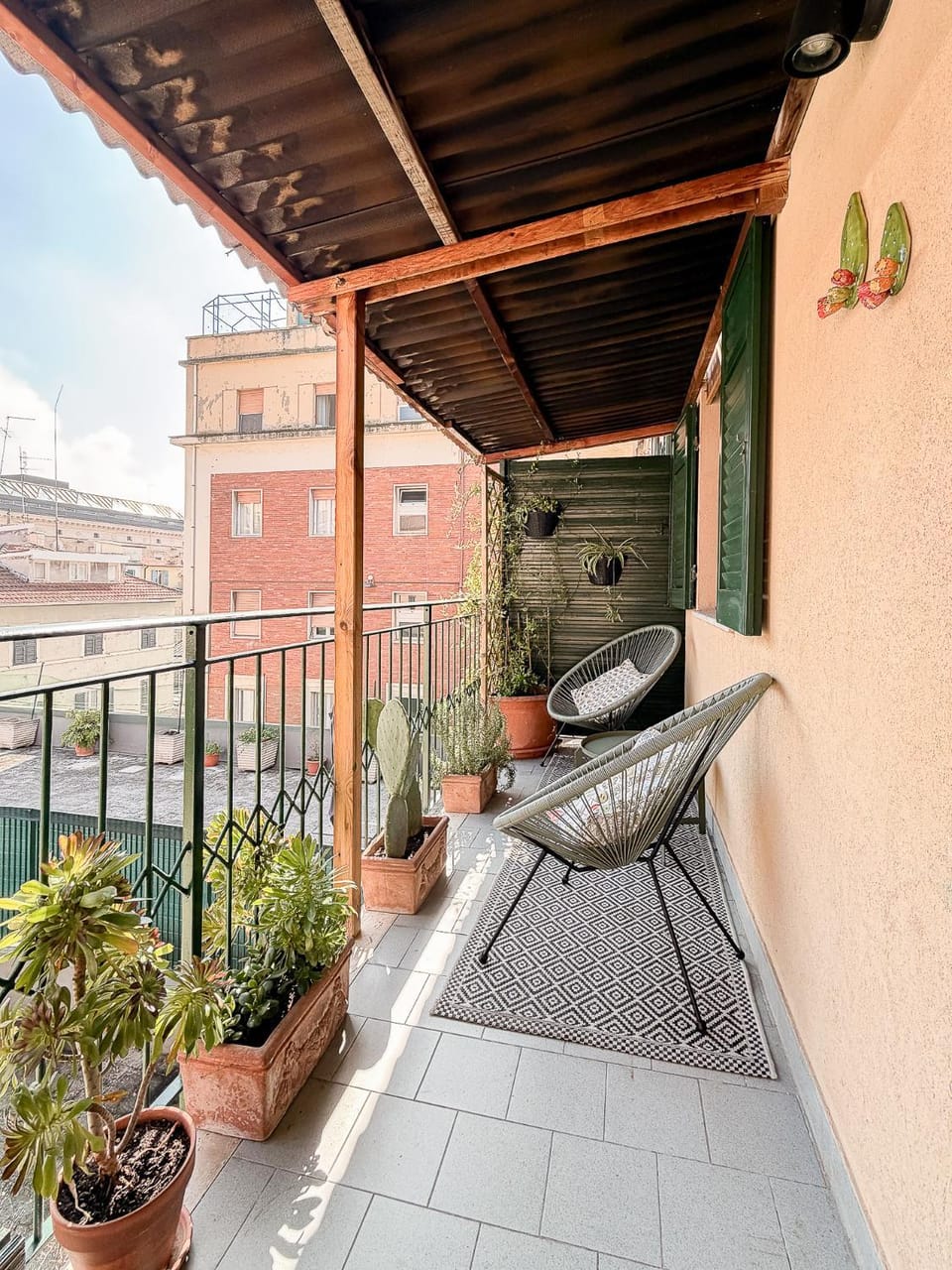 Patio, Day, Balcony/Terrace