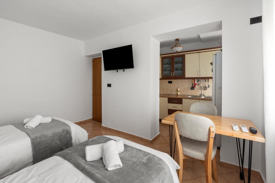 TV and multimedia, Living room, Bedroom